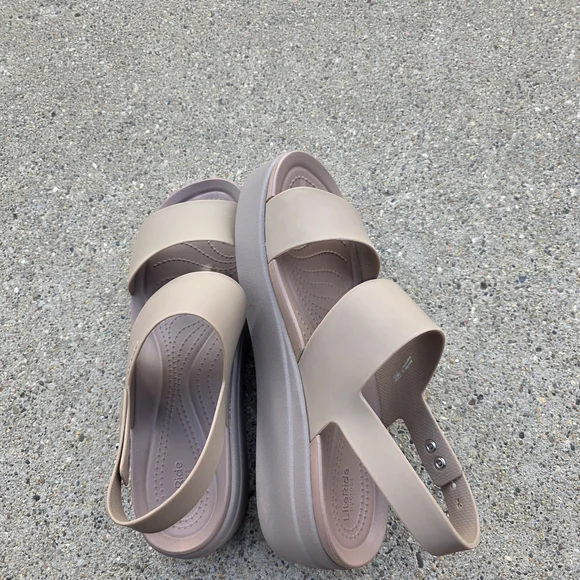 Litestride By Crocs Women’s Classic Platform Sandal in Blush Size 11 - Picture 10 of 12